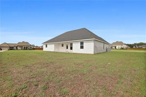 $344,900 | 18292 Wolf Trak Way, Loranger, LA 70446