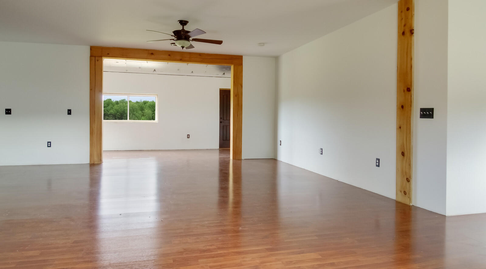 317 Ridge Road Fairfield, ME 04937 - Photo 6 of 34 Living Room