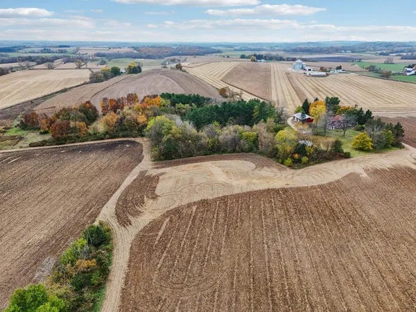 $569,000 | N2302 North Kohn Road, Reeseville, WI 53579