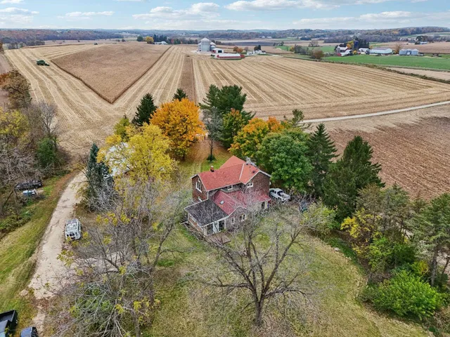 $569,000 | N2302 North Kohn Road, Reeseville, WI 53579