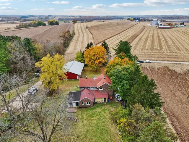 $569,000 | N2302 North Kohn Road, Reeseville, WI 53579