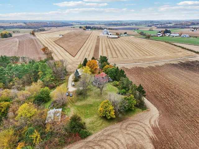 $569,000 | N2302 North Kohn Road, Reeseville, WI 53579