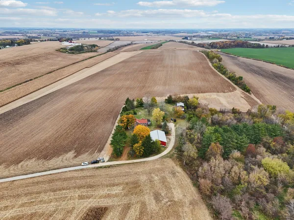 $569,000 | N2302 North Kohn Road, Reeseville, WI 53579