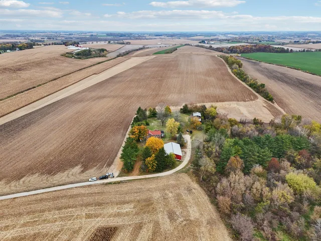 $569,000 | N2302 North Kohn Road, Reeseville, WI 53579