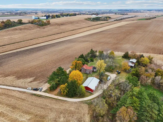 $569,000 | N2302 North Kohn Road, Reeseville, WI 53579