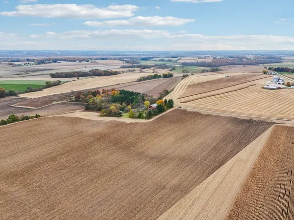 $569,000 | N2302 North Kohn Road, Reeseville, WI 53579