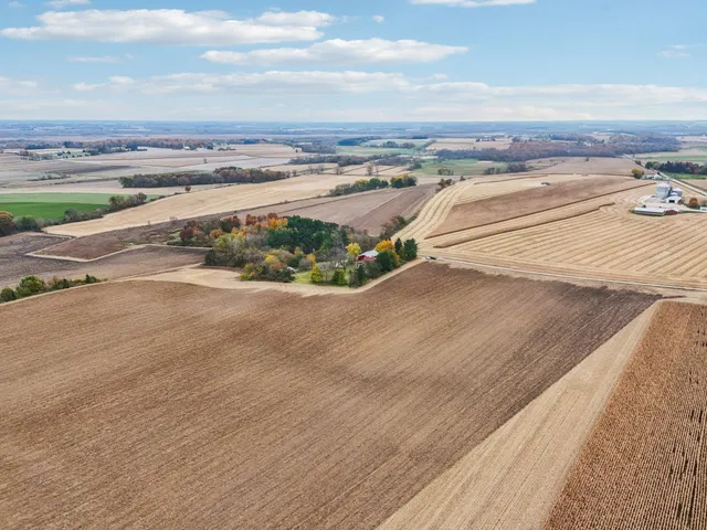 $569,000 | N2302 North Kohn Road, Reeseville, WI 53579