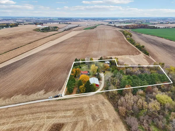 $569,000 | N2302 North Kohn Road, Reeseville, WI 53579