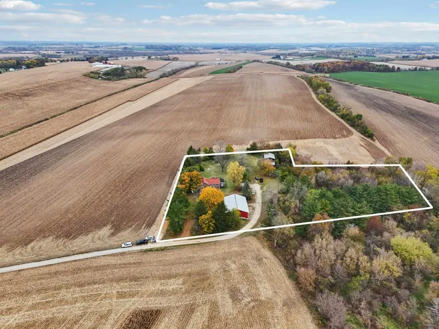 $569,000 | N2302 North Kohn Road, Reeseville, WI 53579