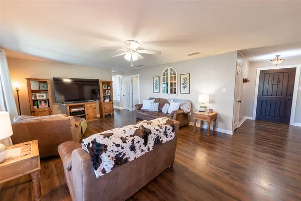 $269,000 | 328 Farm To Market 900, Mount Vernon, TX 75457