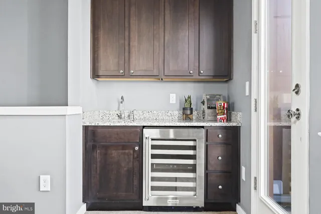 $5,900 | 120 Cambria Walk, Alexandria, VA 22304