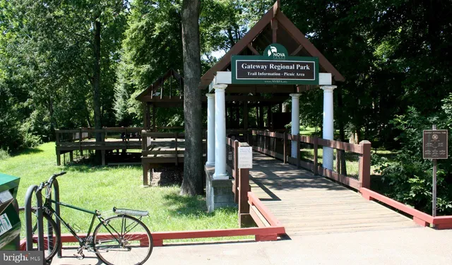 $5,900 | 120 Cambria Walk, Alexandria, VA 22304