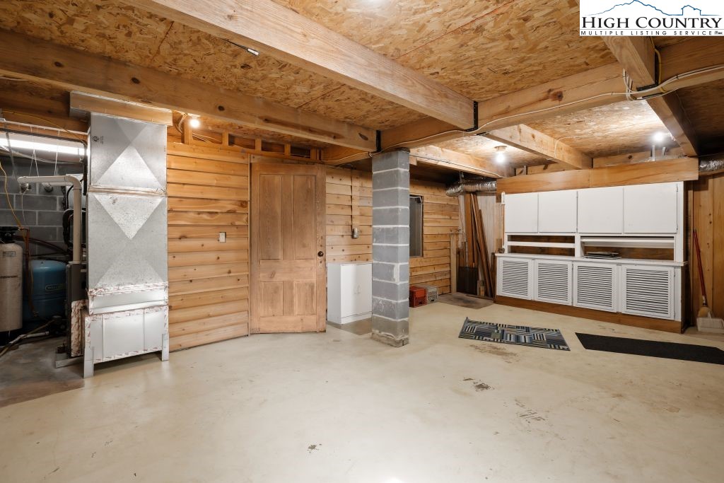 737 Tennant Road Newland, NC 28657 - Photo 32 of 38 a view of an empty room