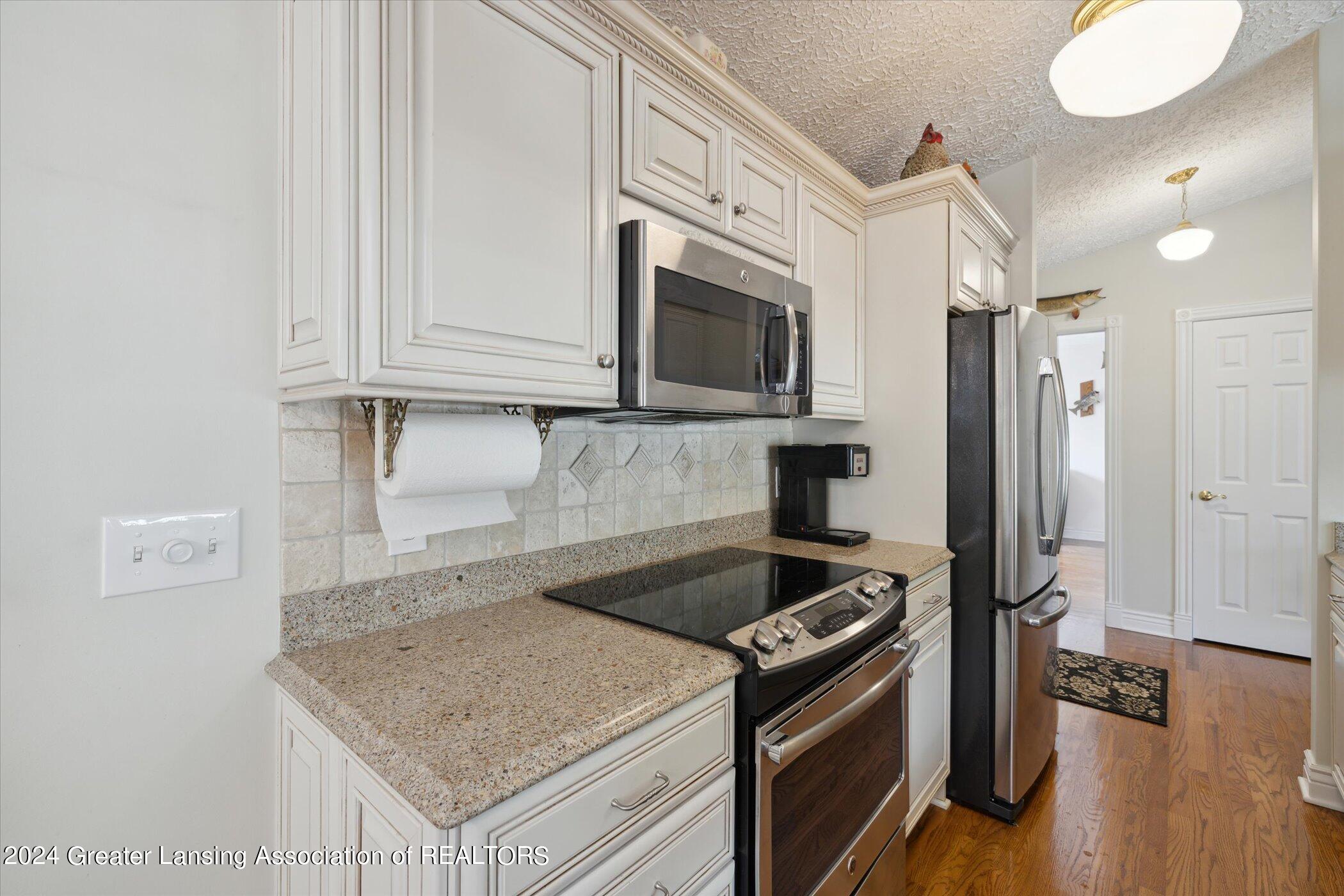 4135 East Clark Road Bath, MI 48808 - Photo 16 of 61 16-4135-Clark-Rd-Bath-Twp-MI-48808-Windo