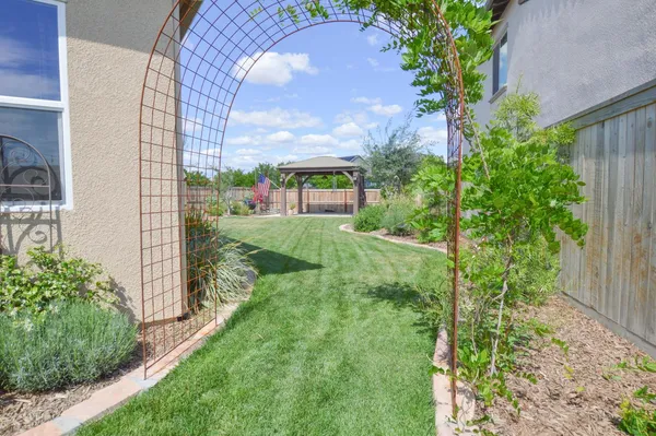 $610,000 | 668 Rock Crest Avenue, Madera, CA 93636