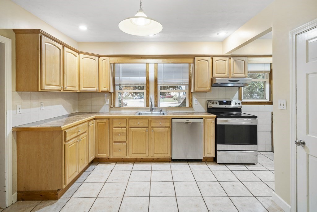 8-10 Donnybrook Road Boston, MA 02135 - Photo 7 of 26 Gallery Image 7