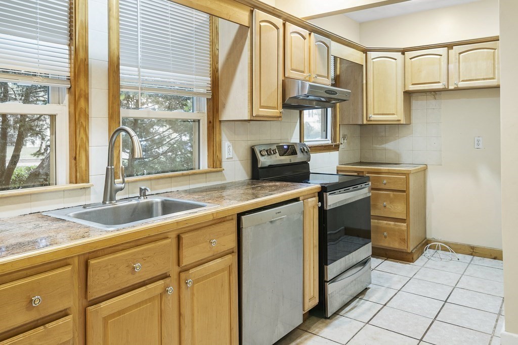 8-10 Donnybrook Road Boston, MA 02135 - Photo 8 of 26 Gallery Image 8