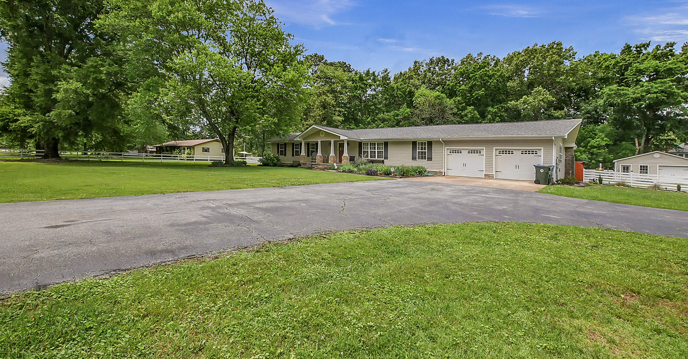 1649 East Boy Scout Road Hixson, TN 37343 - Photo 4 of 46 45-P1740133