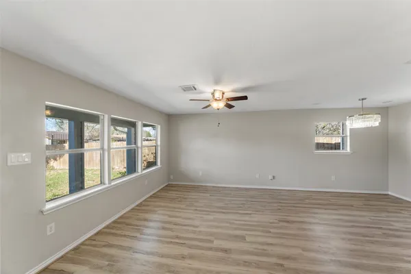 $1,900 | 7019 Sur Court, Houston, TX 77033