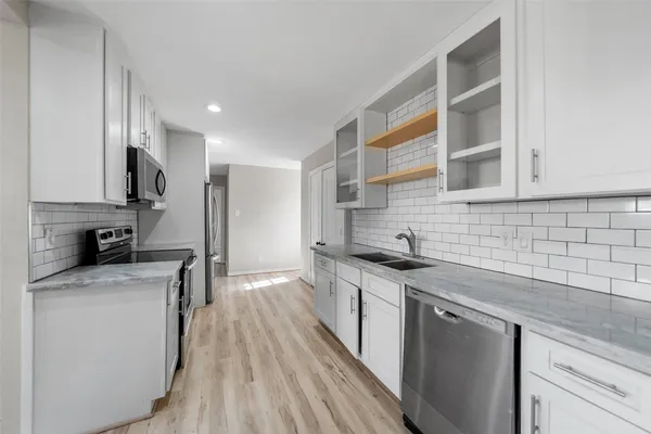 $1,900 | 7019 Sur Court, Houston, TX 77033