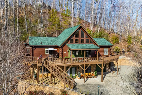 $599,000 | 158 Raven Boulevard, Lake Lure, NC 28746