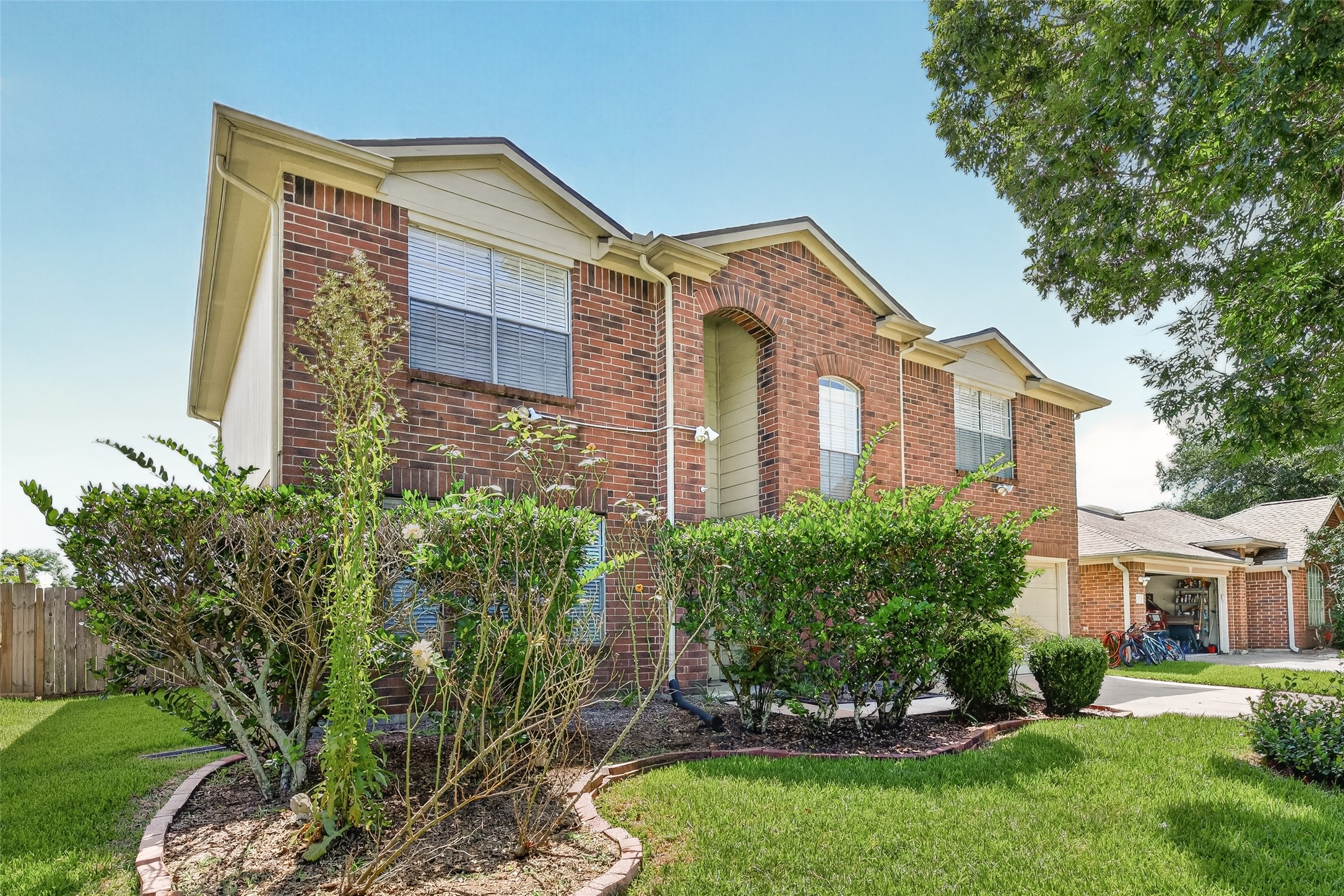 1806 Oak Ridge Drive Kemah, TX 77565 - Photo 3 of 38