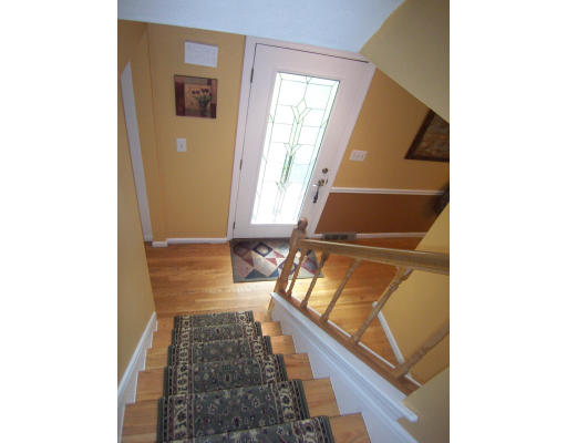 32 Edwards Road Foxboro, MA 02035 - Photo 3 of 30 Gallery Image 3