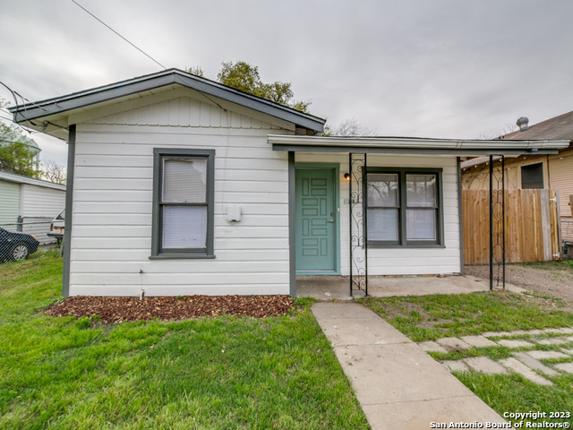 a front view of house with yard