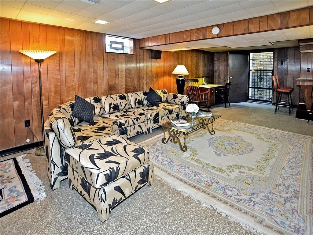 27 Greenwood Road Pittsburgh, PA 15221 - Photo 16 of 27 Gallery Image 16