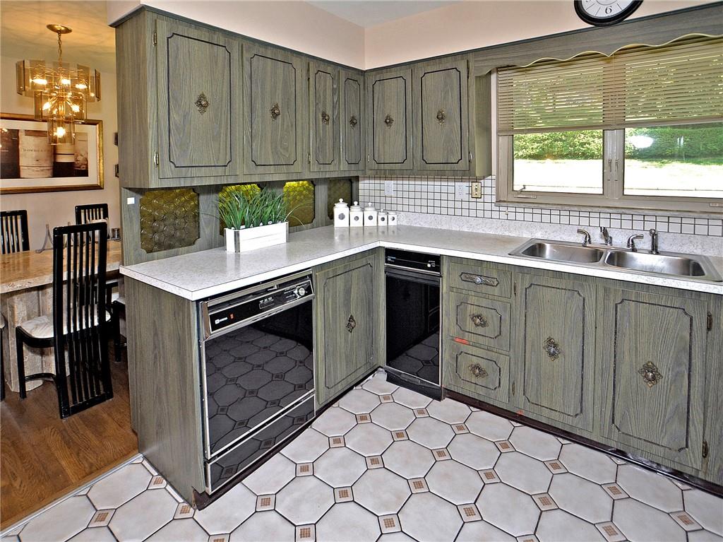 27 Greenwood Road Pittsburgh, PA 15221 - Photo 3 of 27 Gallery Image 3