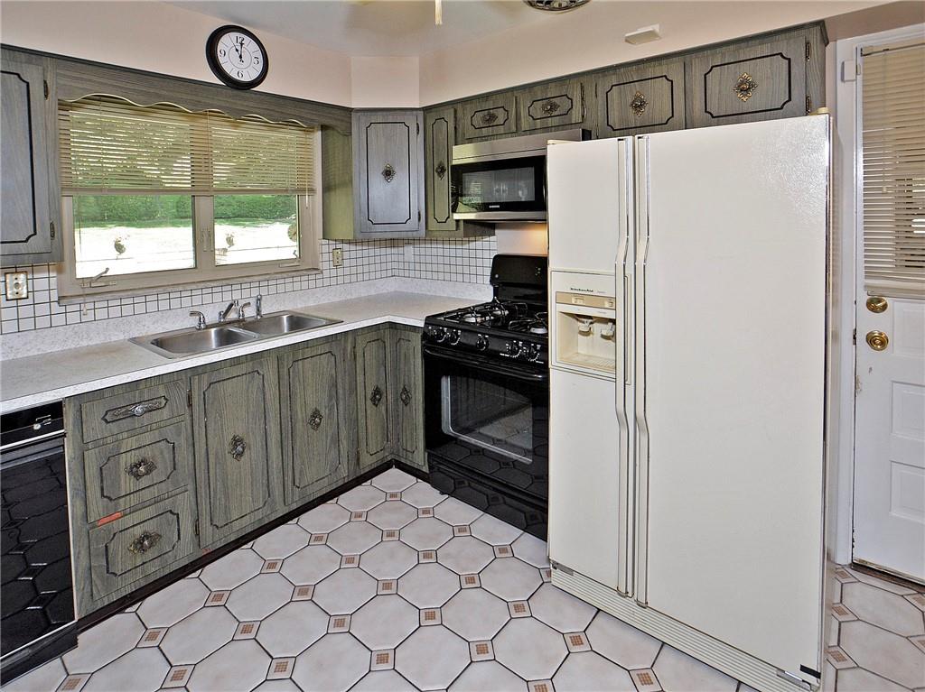 27 Greenwood Road Pittsburgh, PA 15221 - Photo 4 of 27 Gallery Image 4