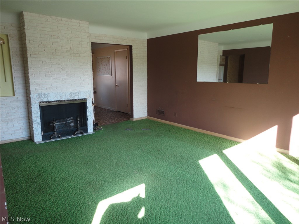7234 Maplewood Road Parma, OH 44130 - Photo 4 of 16 Living Room