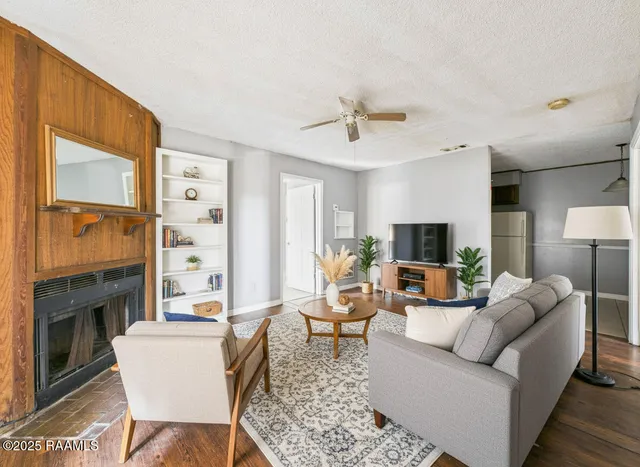 $650 | 102 Limoges Street, Unit A, Duson, LA 70529
