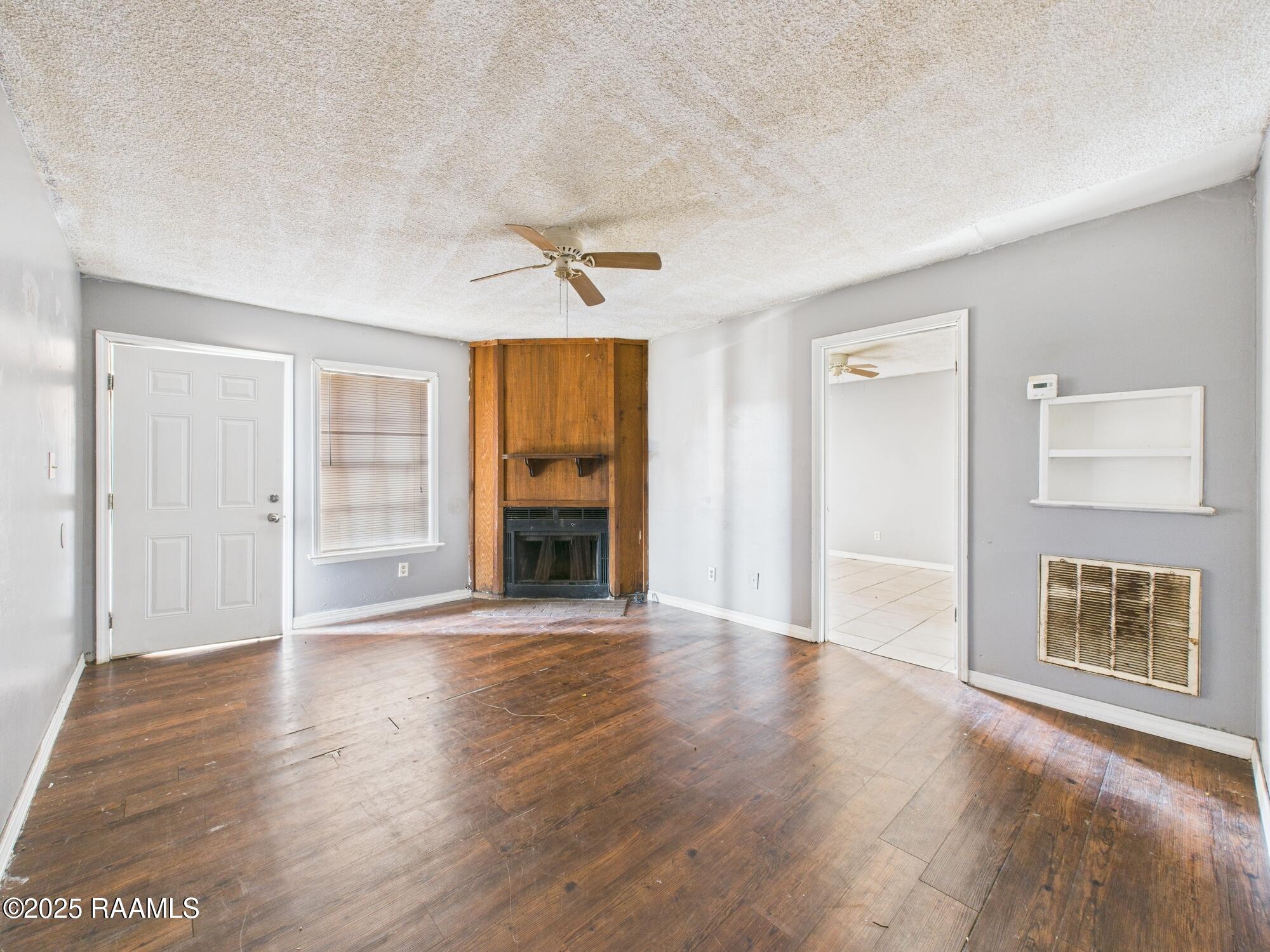 102 Limoges Street, Unit A Duson, LA 70529 - Photo 4 of 15 CAM04246G0-PR0210-STILL002