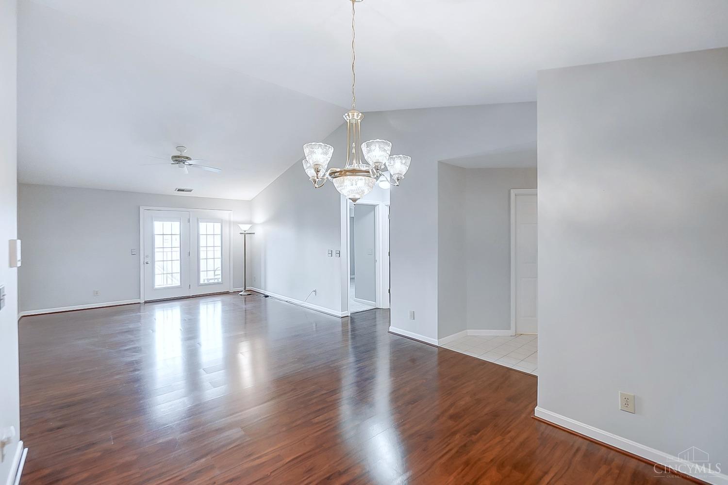 815 Neeb Road, Unit 5 Cincinnati, OH 45233 - Photo 6 of 29 Gallery Image 6