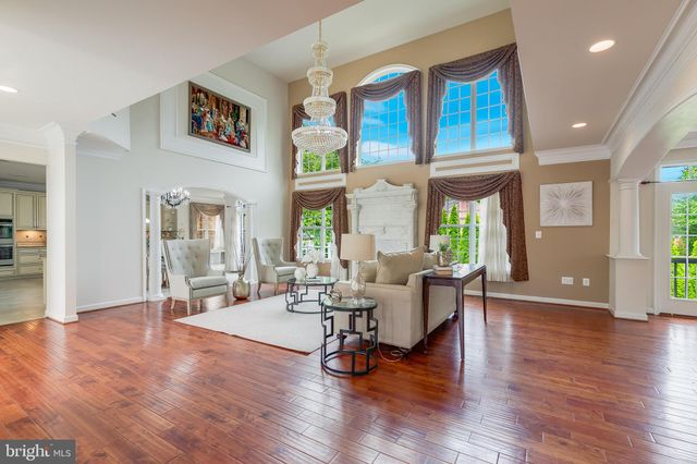$2,100,000 | 1271 Kensington Road, McLean, VA 22101