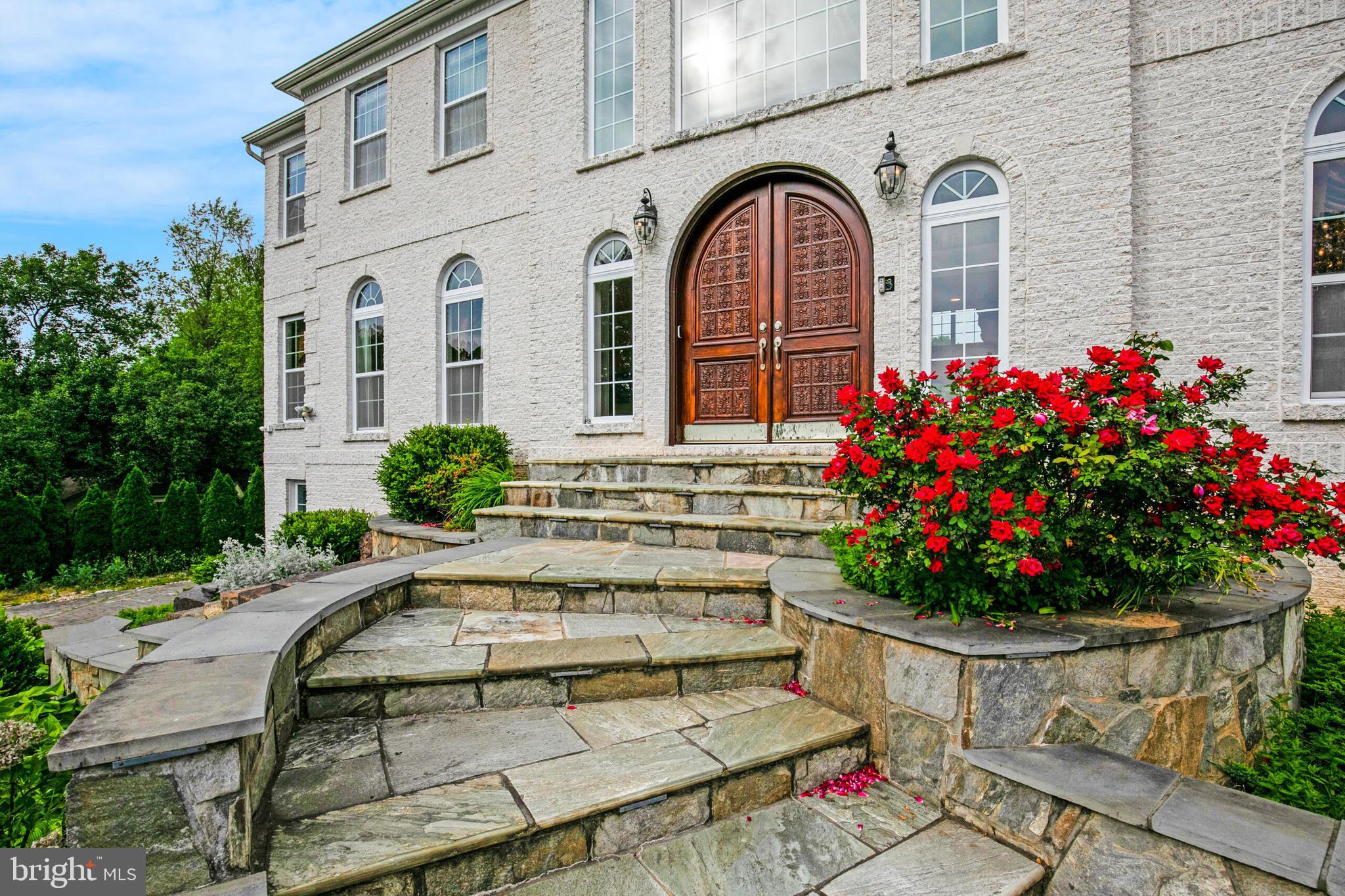 1271 Kensington Road McLean, VA 22101 - Photo 2 of 48 Welcome home