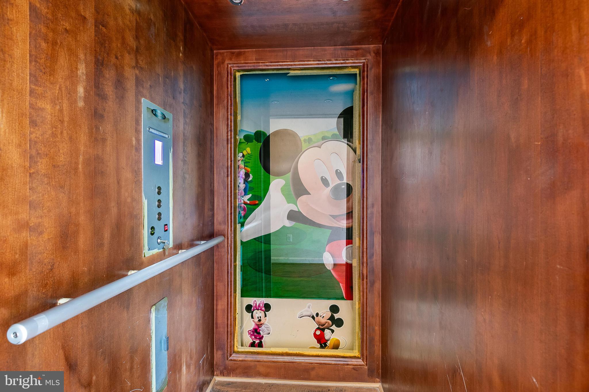 1271 Kensington Road McLean, VA 22101 - Photo 26 of 48 Elevator