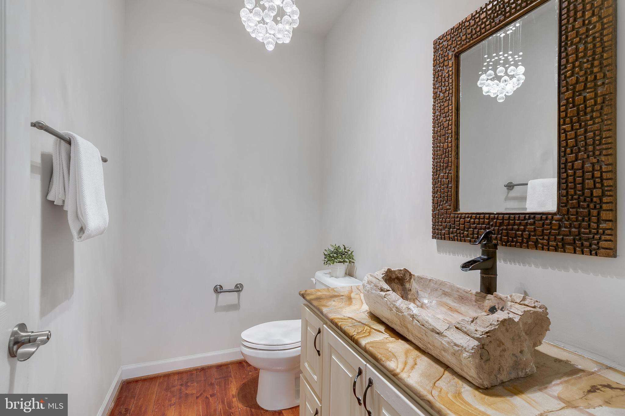 1271 Kensington Road McLean, VA 22101 - Photo 27 of 48 Main level powder room