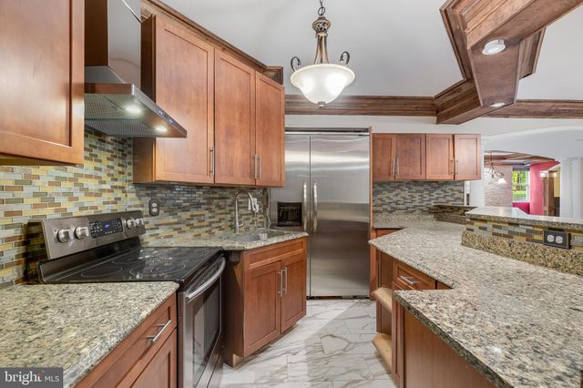 $2,100,000 | 1271 Kensington Road, McLean, VA 22101