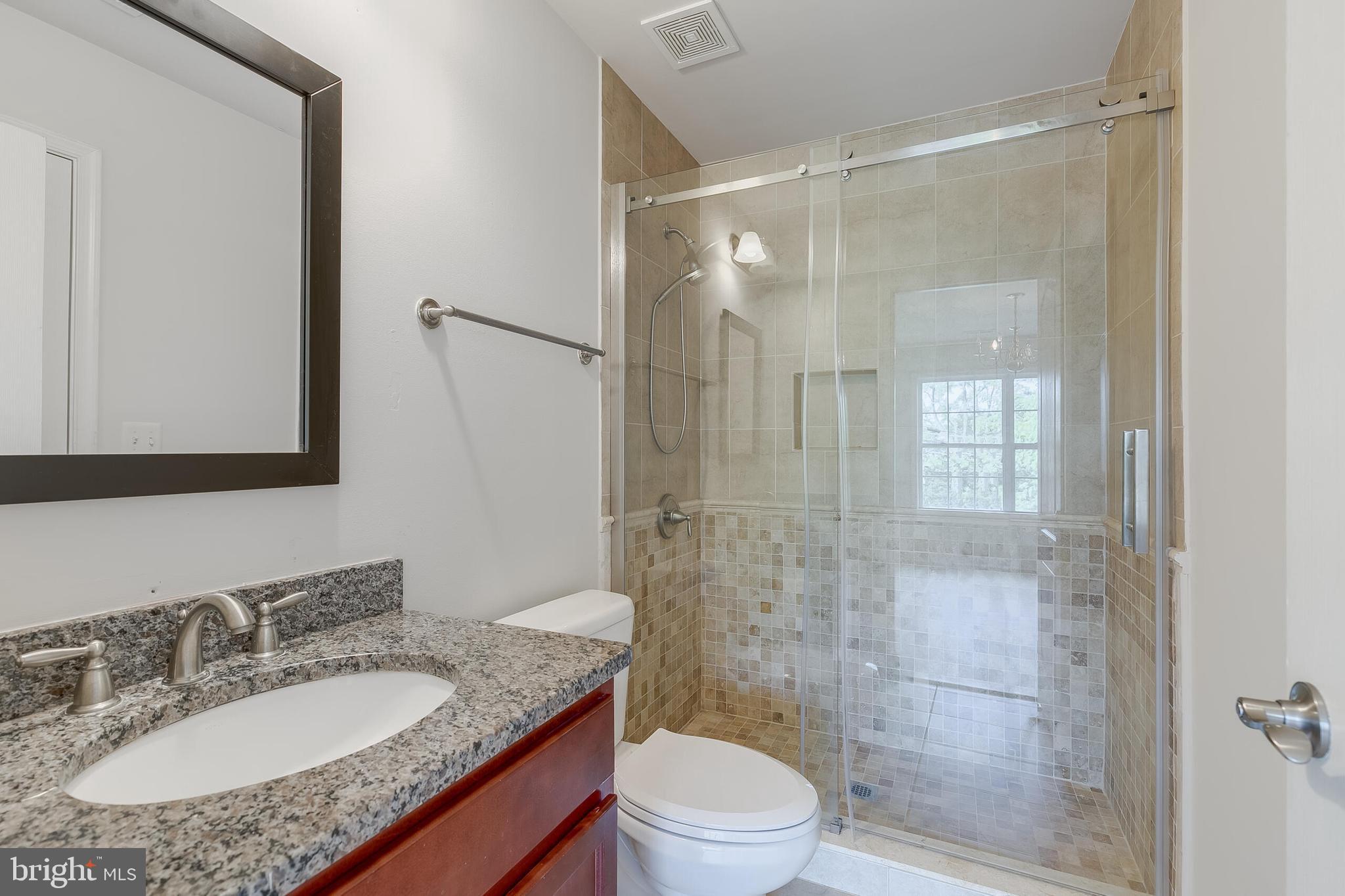 1271 Kensington Road McLean, VA 22101 - Photo 45 of 48 Full bathroom
