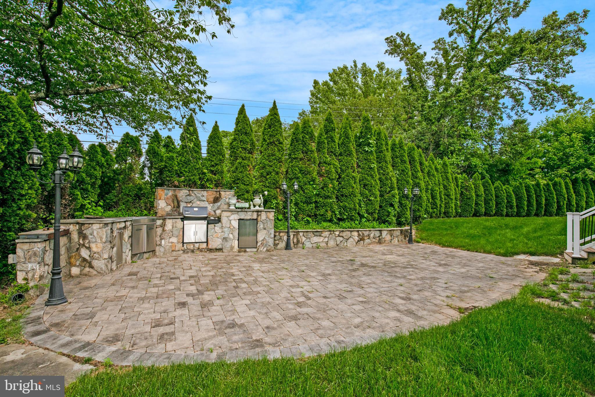 1271 Kensington Road McLean, VA 22101 - Photo 47 of 48 Hardscaped backyard.