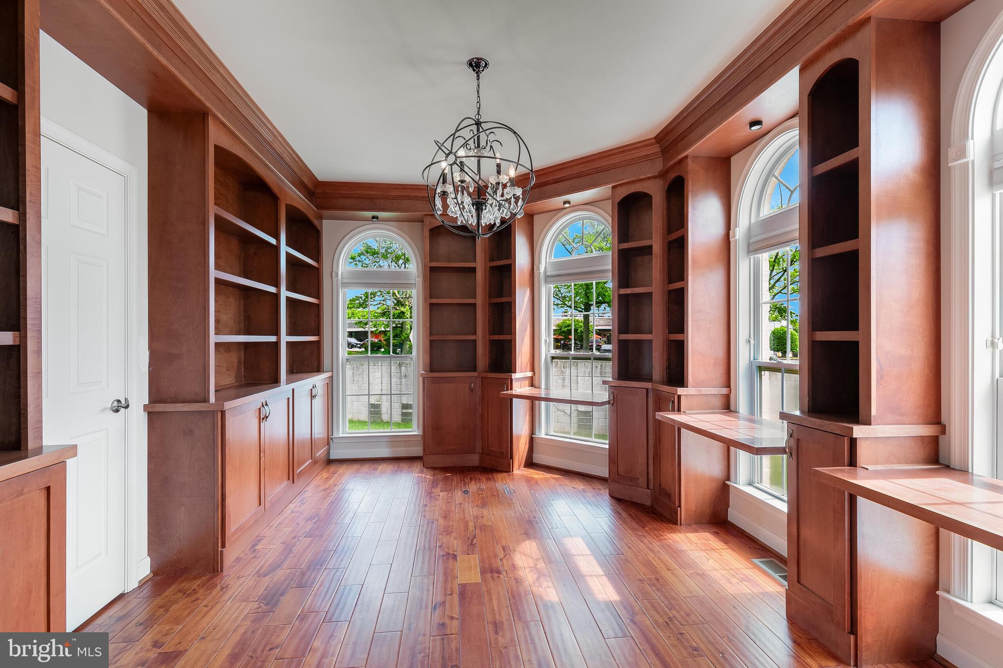 1271 Kensington Road McLean, VA 22101 - Photo 10 of 48 Timeless office with custom built ins