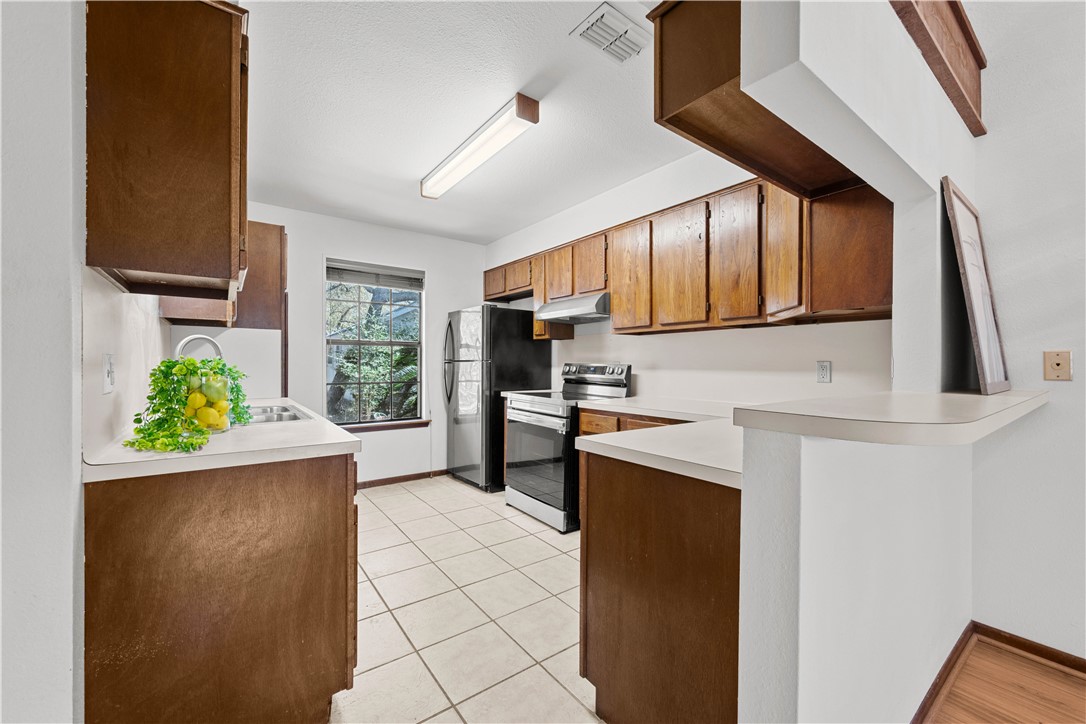 606 North 7th Street Fulton, TX 78382 - Photo 6 of 32