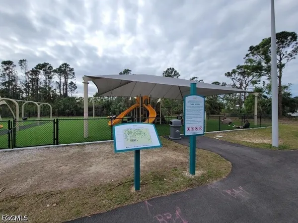 a view of a tennis court