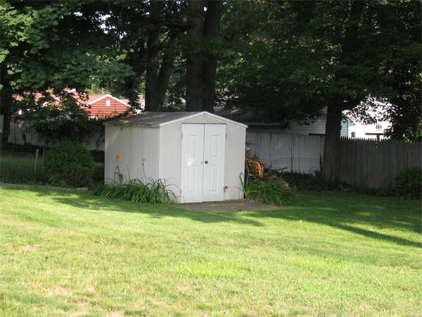 44 Harrington Road Chicopee, MA 01020 - Photo 4 of 26 Gallery Image 4