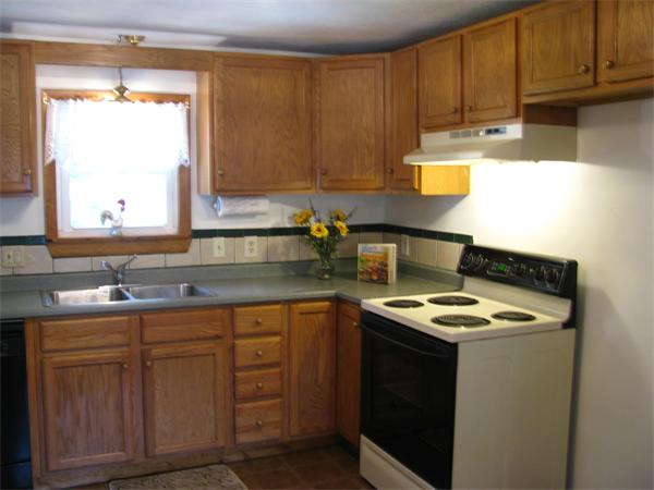 44 Harrington Road Chicopee, MA 01020 - Photo 10 of 26 Gallery Image 10
