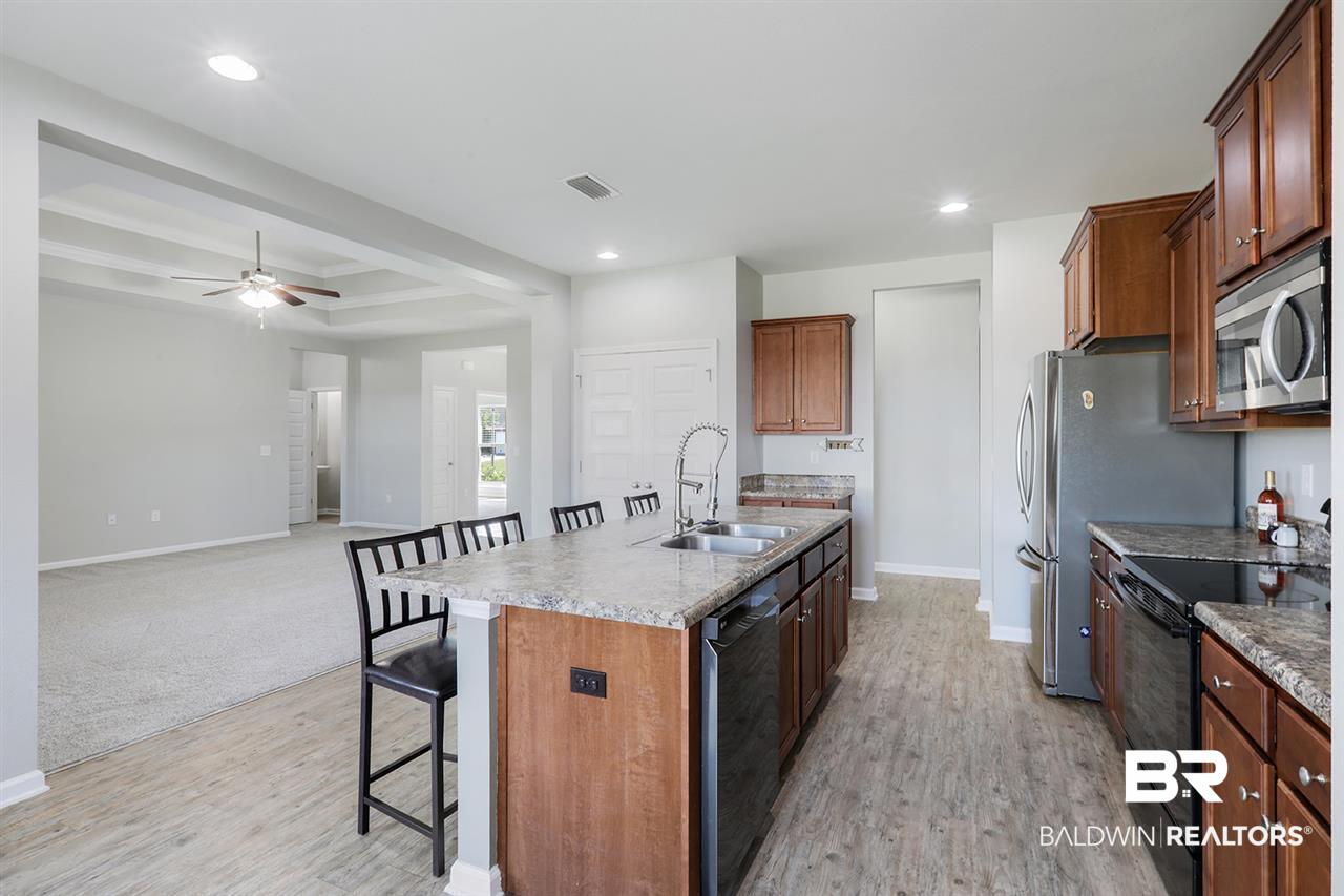 16841 Feder Drive Foley, AL 36535 - Photo 4 of 22 Kitchen