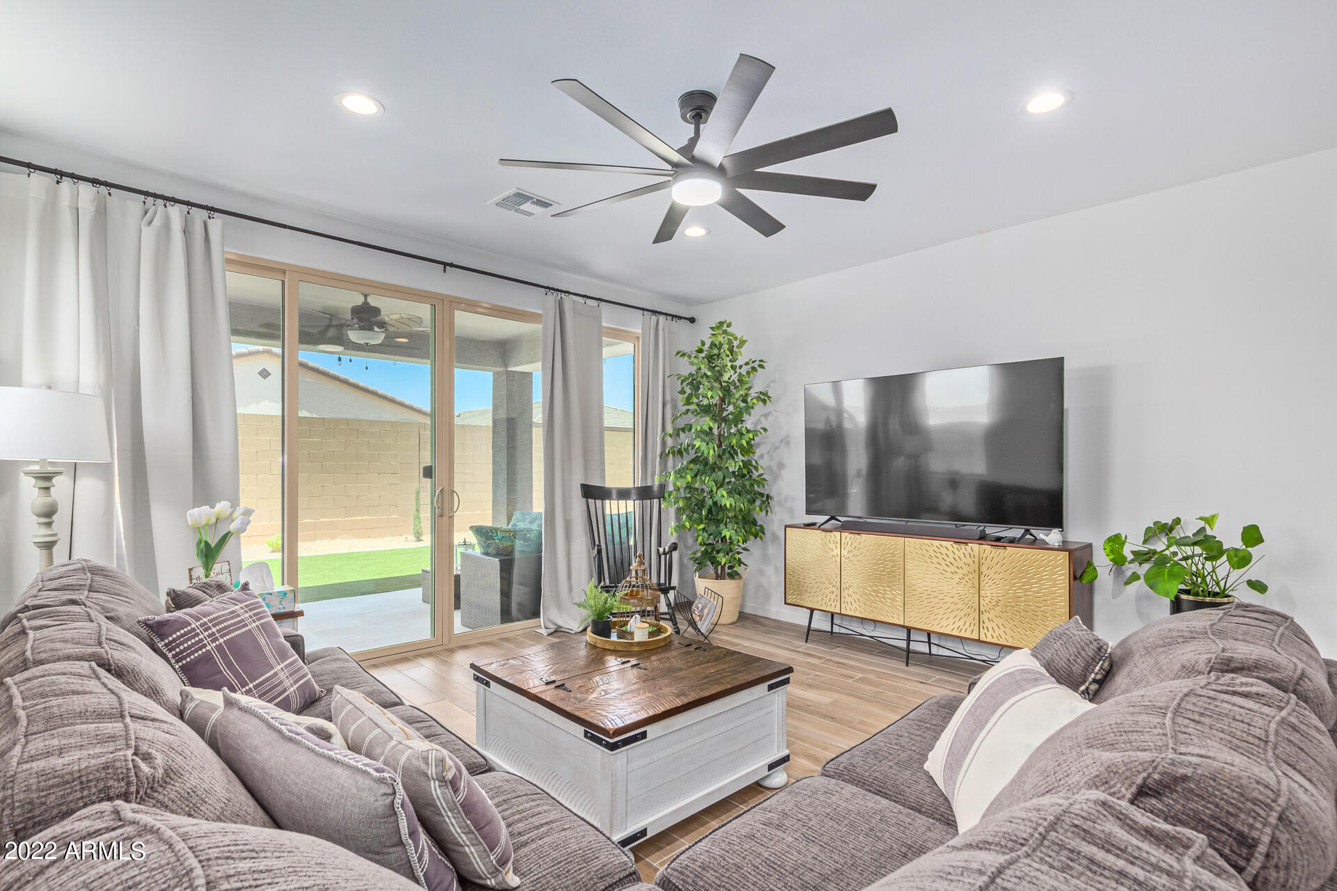 17826 West Bajada Road Surprise, AZ 85387 - Photo 4 of 40 Living Room