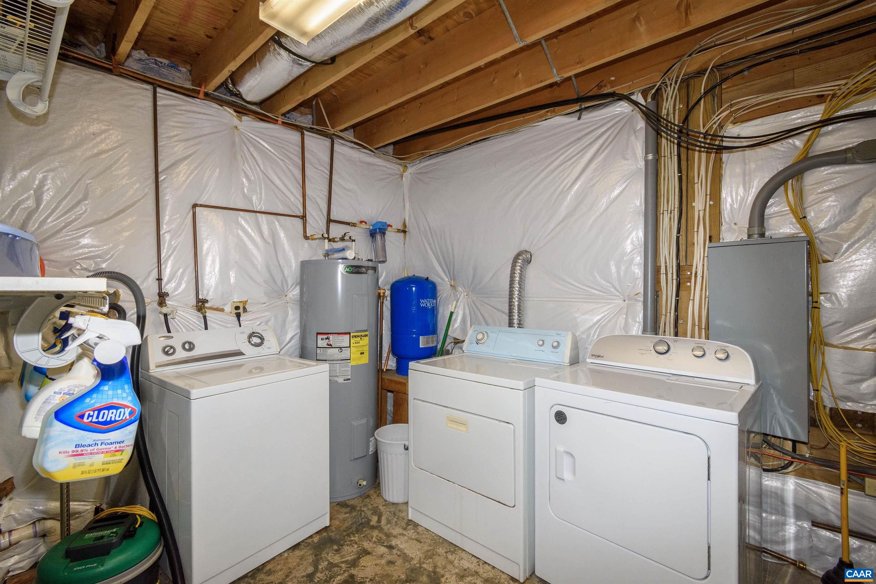 11441 Old Lawyers Road Unionville, VA 22567 - Photo 39 of 45 a utility room with dryer and washer
